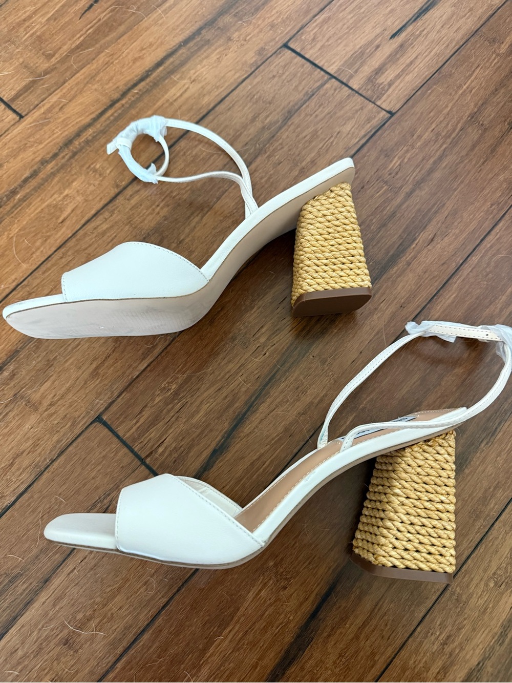STEVE MADDEN
ROZLYN SANDAL WHITE LEATHER size 10 - Picture 11 of 14
